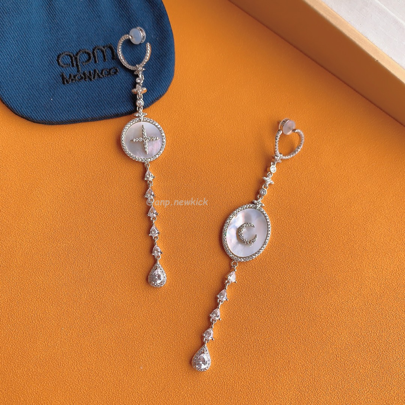 Apm Monaco Star Mother Of Pearl Earrings (7) - www.newkick.vip